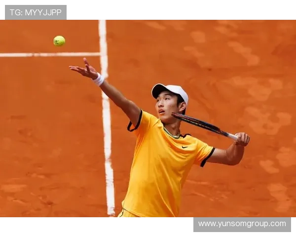 击败强敌,球队晋级决赛,全队欢呼雀跃 击败强敌,球队晋级决赛,全队欢呼雀跃