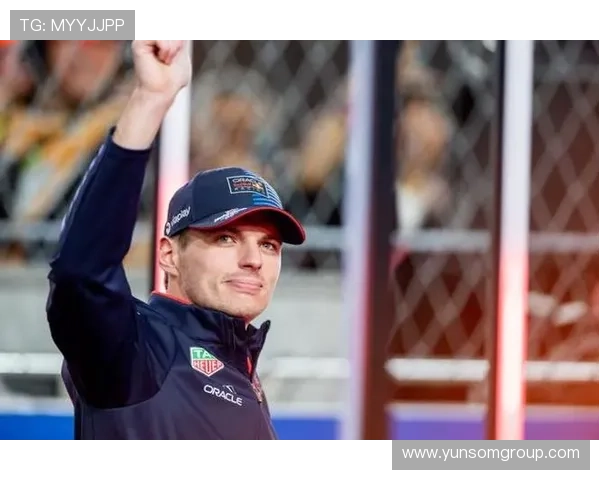 维斯塔潘称霸赛季收官战梅赛德斯策略失误引发车队内部争议